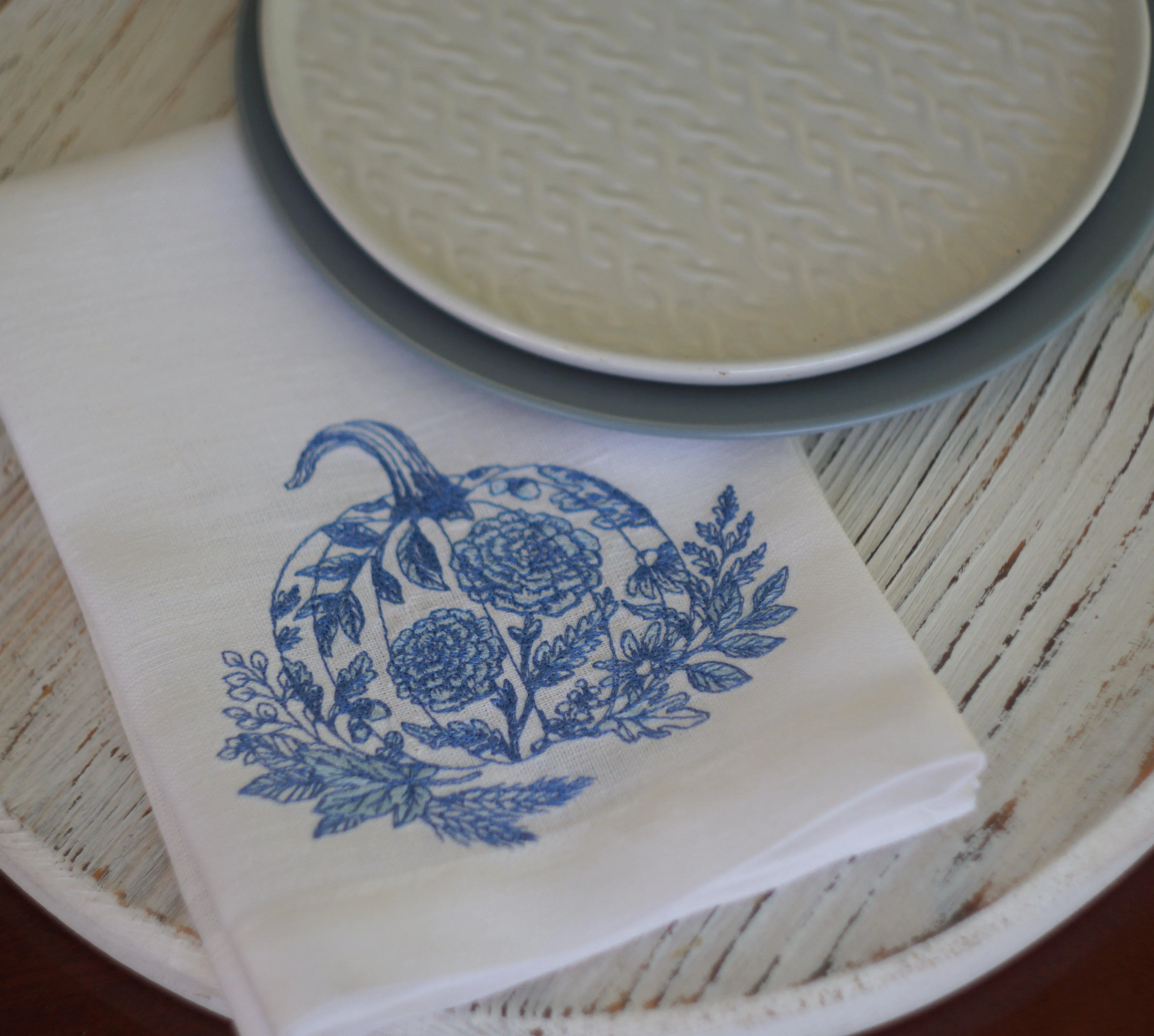 #093 | Blue Chinoiserie Chic Pumpkin | Linen napkins