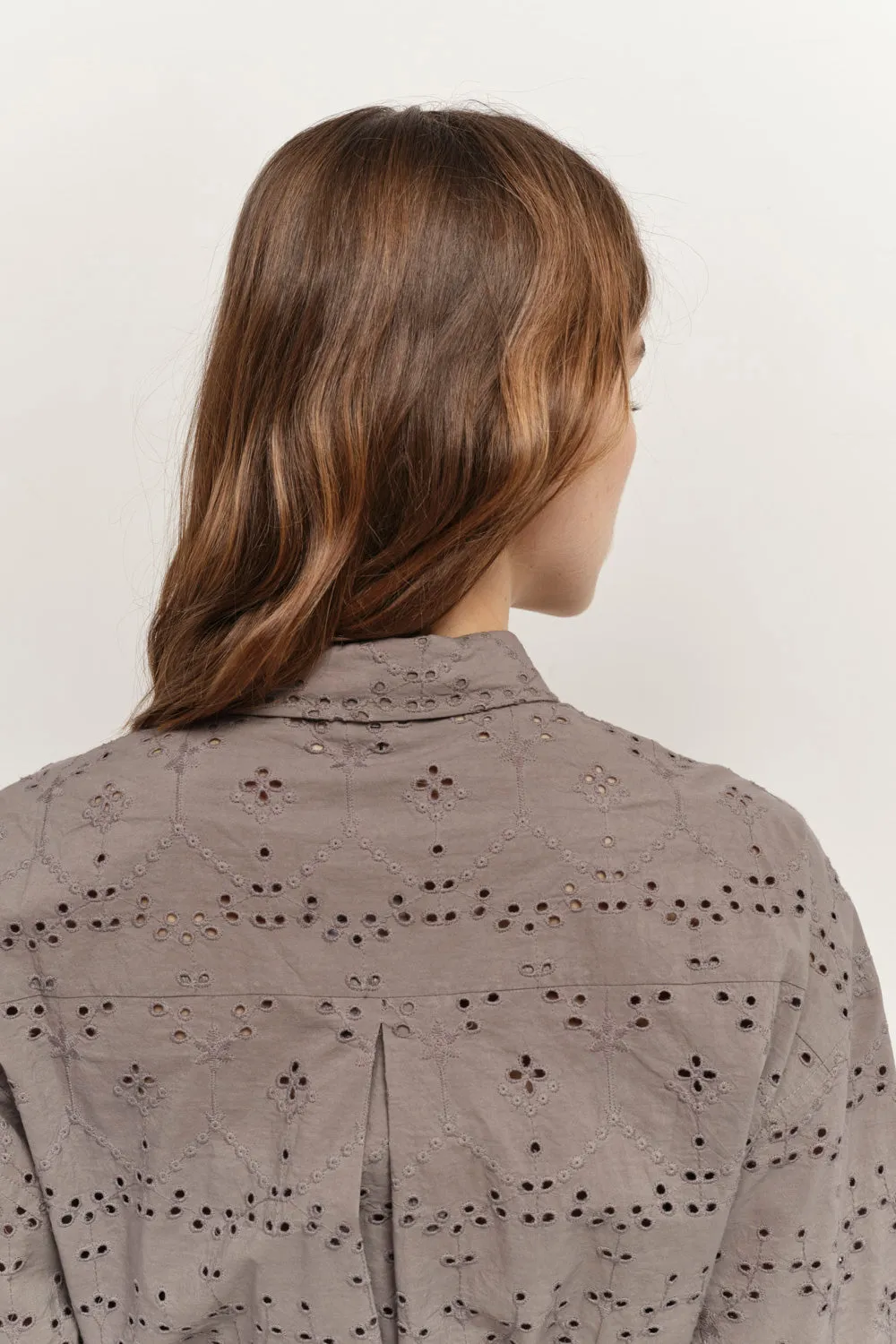 CELESTE - Chemise vétiver broderie anglaise