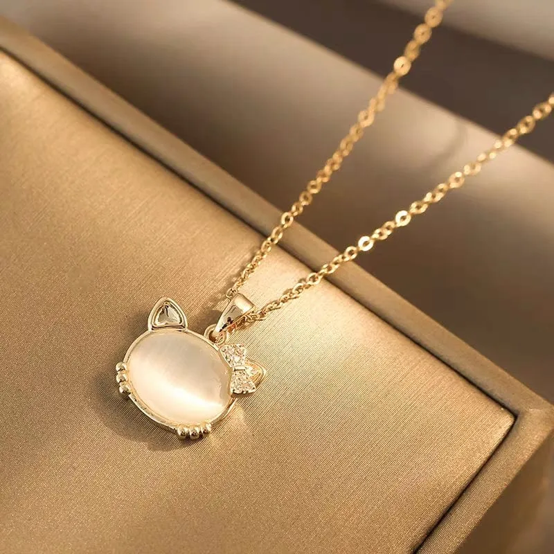 Chic CZ Inlaid Labradorite Kitty Pendant Necklace