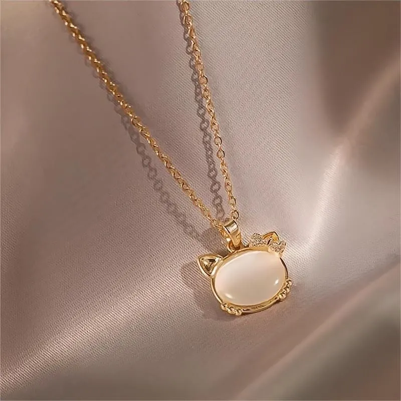 Chic CZ Inlaid Labradorite Kitty Pendant Necklace