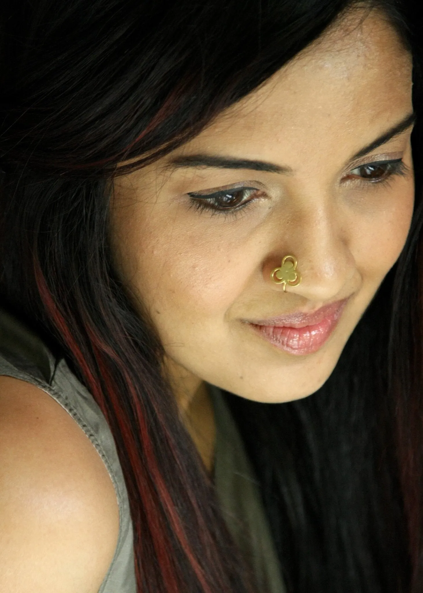 Gold-plated, elegant, three-circle nose pin