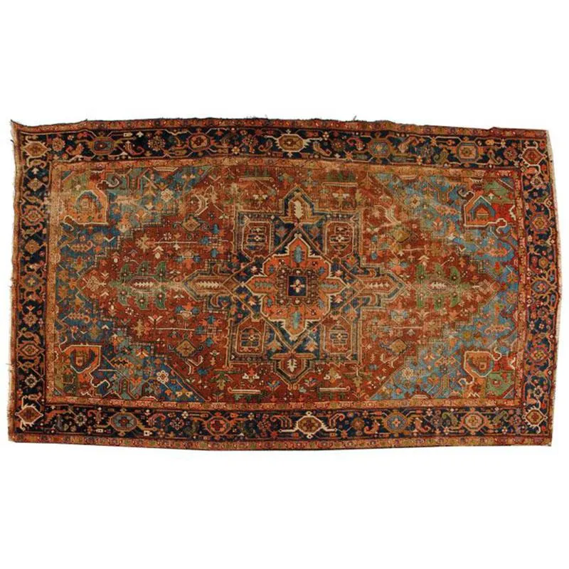 HAND WOVEN HERIZ ROOM RUG.