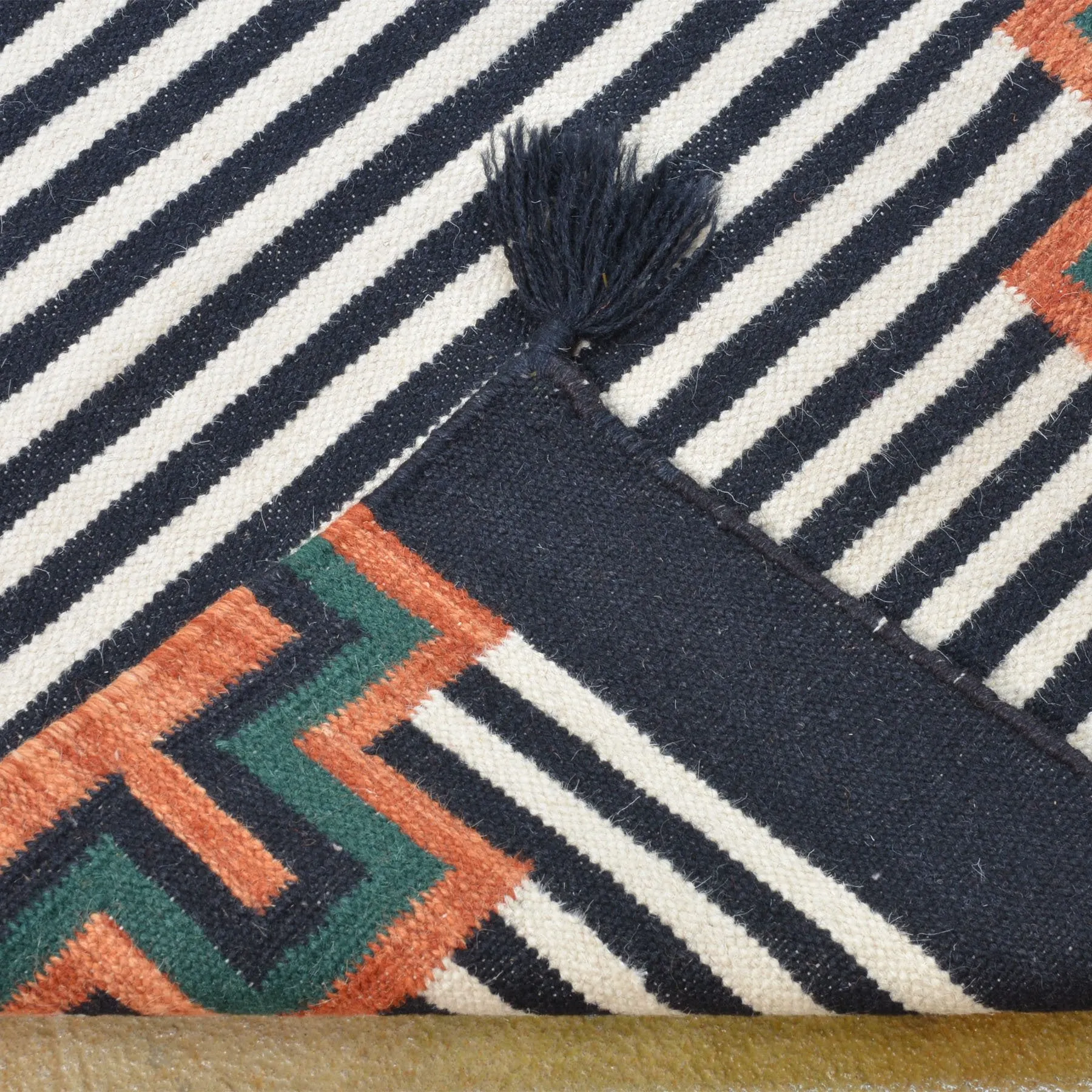 Hand-Woven Southwestern Kilim Geometric Design Handmade Wool Rug (Size 4.0 X 6.0) Brrsf-1074