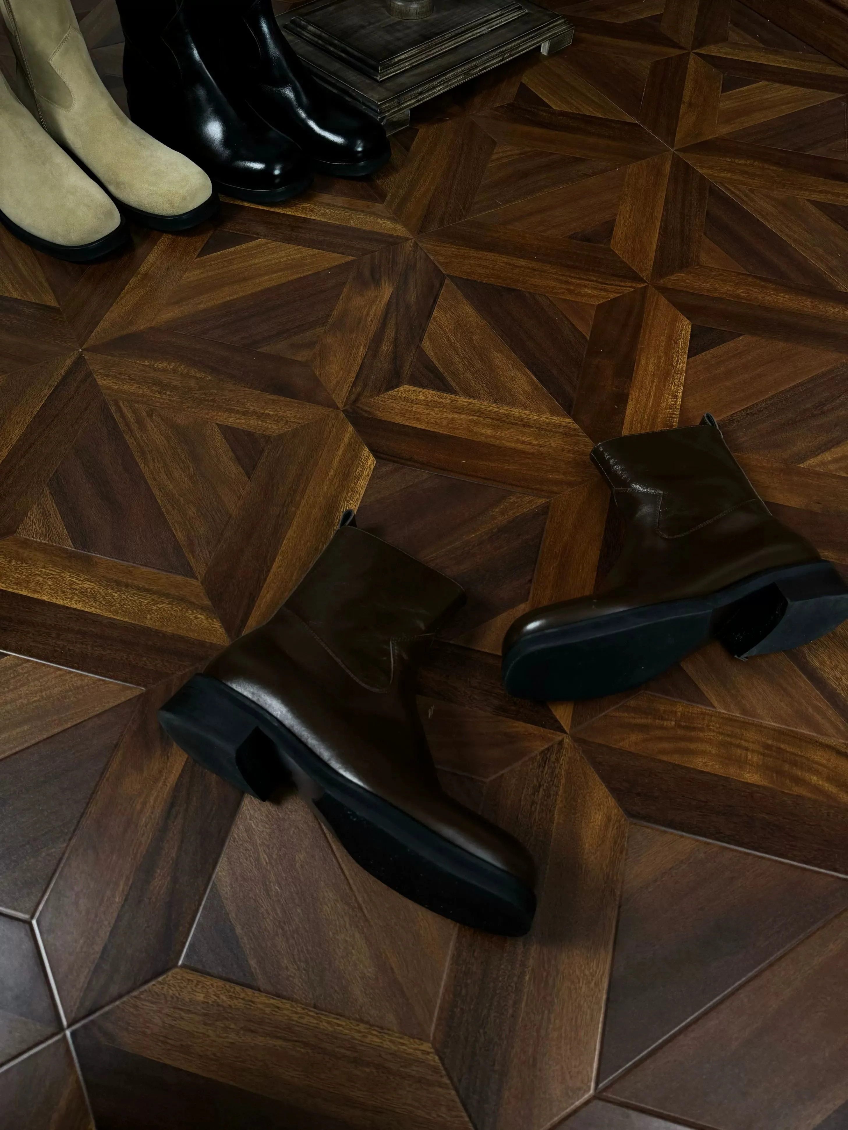 Italian-crafted Chelsea Boots