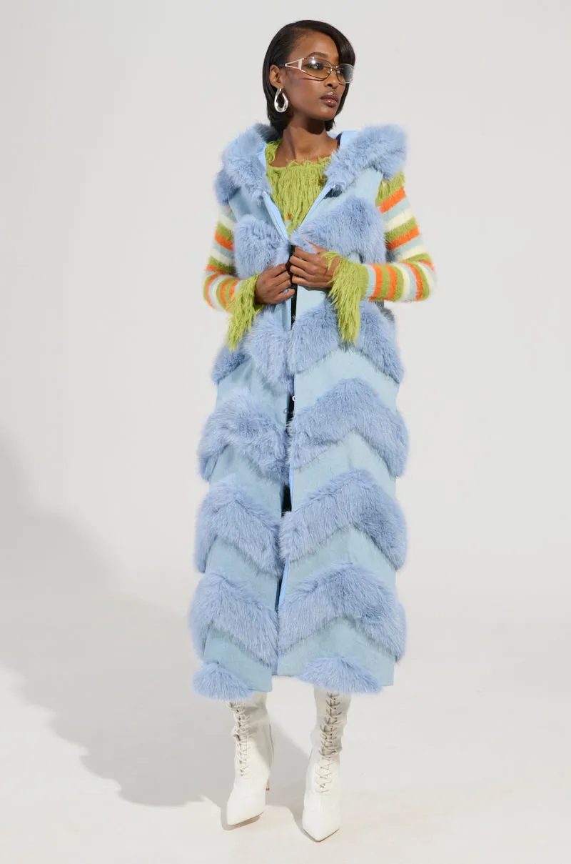 JEMI MIX MATERIAL FAUX FUR VEST IN DENIM