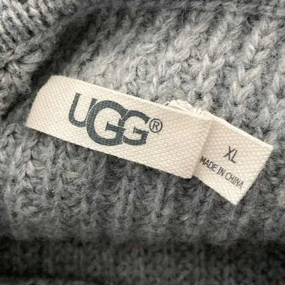 Like New Gray UGG Raelynn Soft Cable Knit Sweater
