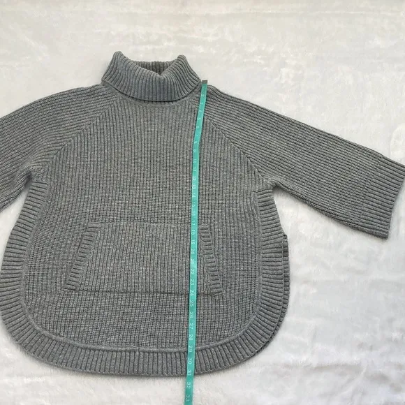 Like New Gray UGG Raelynn Soft Cable Knit Sweater