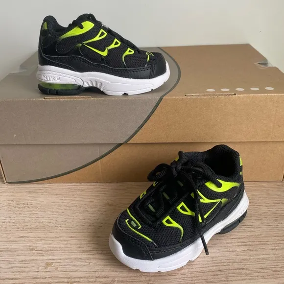 Nike Air Max Plus Toddler Sneakers - SZ 5 C