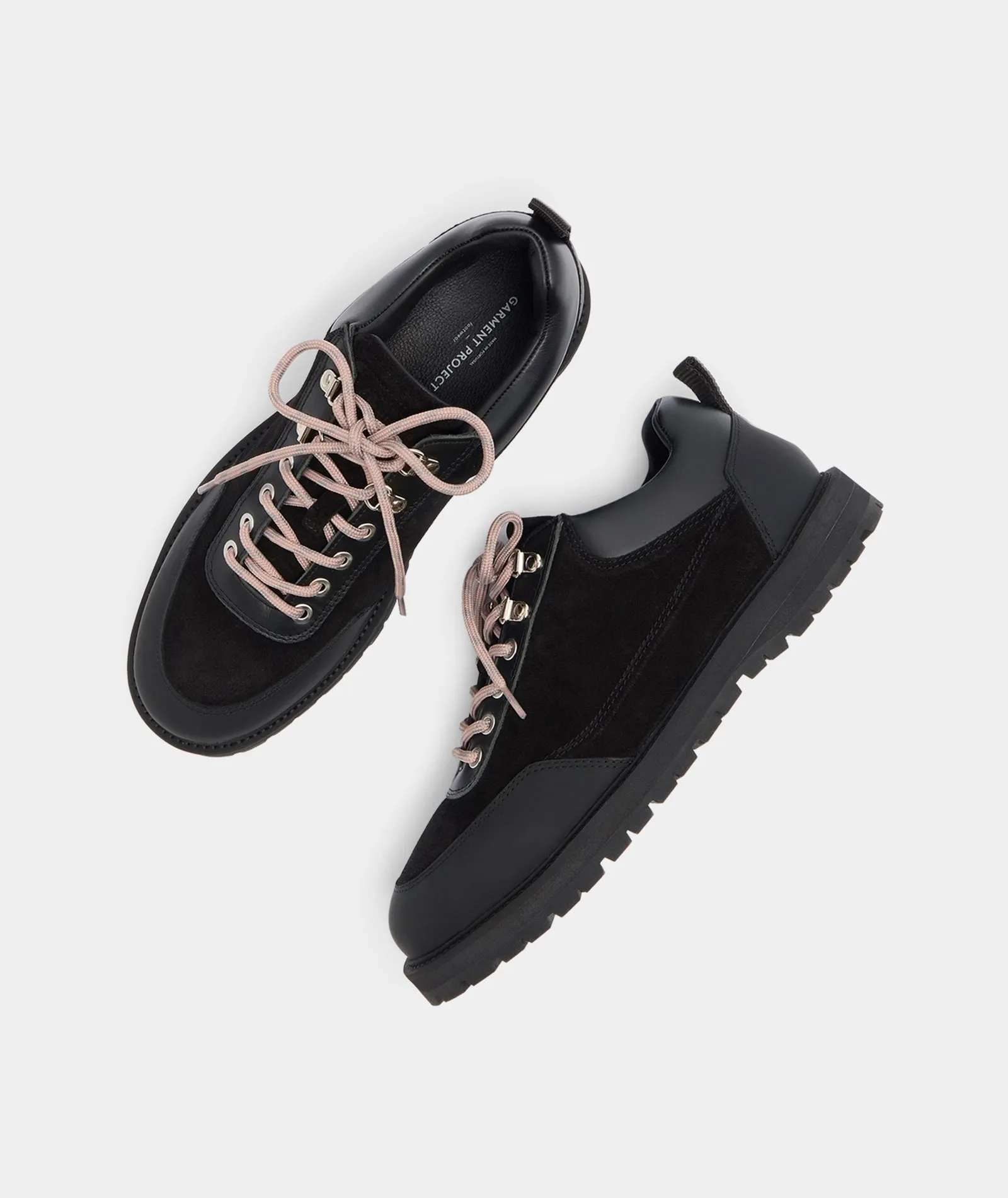 Olaf Low - Black Suede