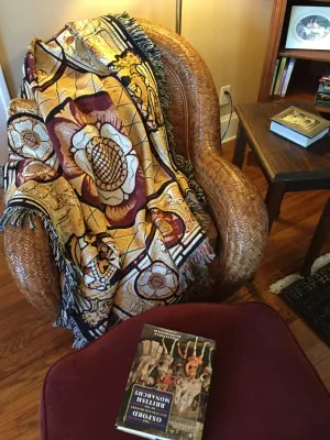 Tudor Rose Deluxe Woven Blanket Throw