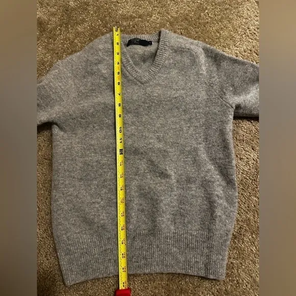 Women’s Grey J. Crew 100% Wool V-Neck Sweater - XS